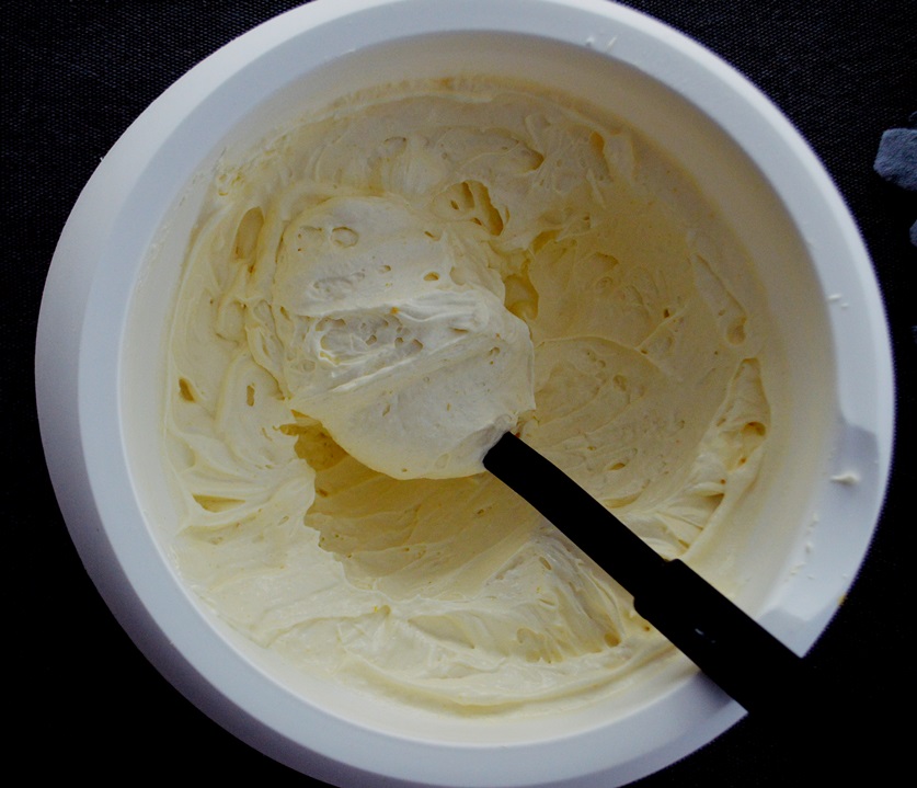 Crema de vanilie cu frisca pentru prajituri-3